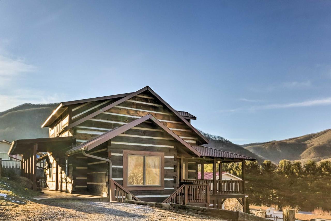 Villa The Cabin At Marys Place With Deck And Mtn Views! Maggie Valley Exterior foto